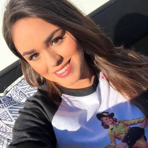 Meet your Posher, Leticia